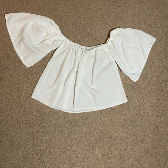 White off the shoulder lose flowy top XS - Picture 3 of 10